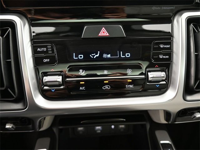 Used 2023 Kia Sorento S w/ Panoramic Sunroof Package image 3