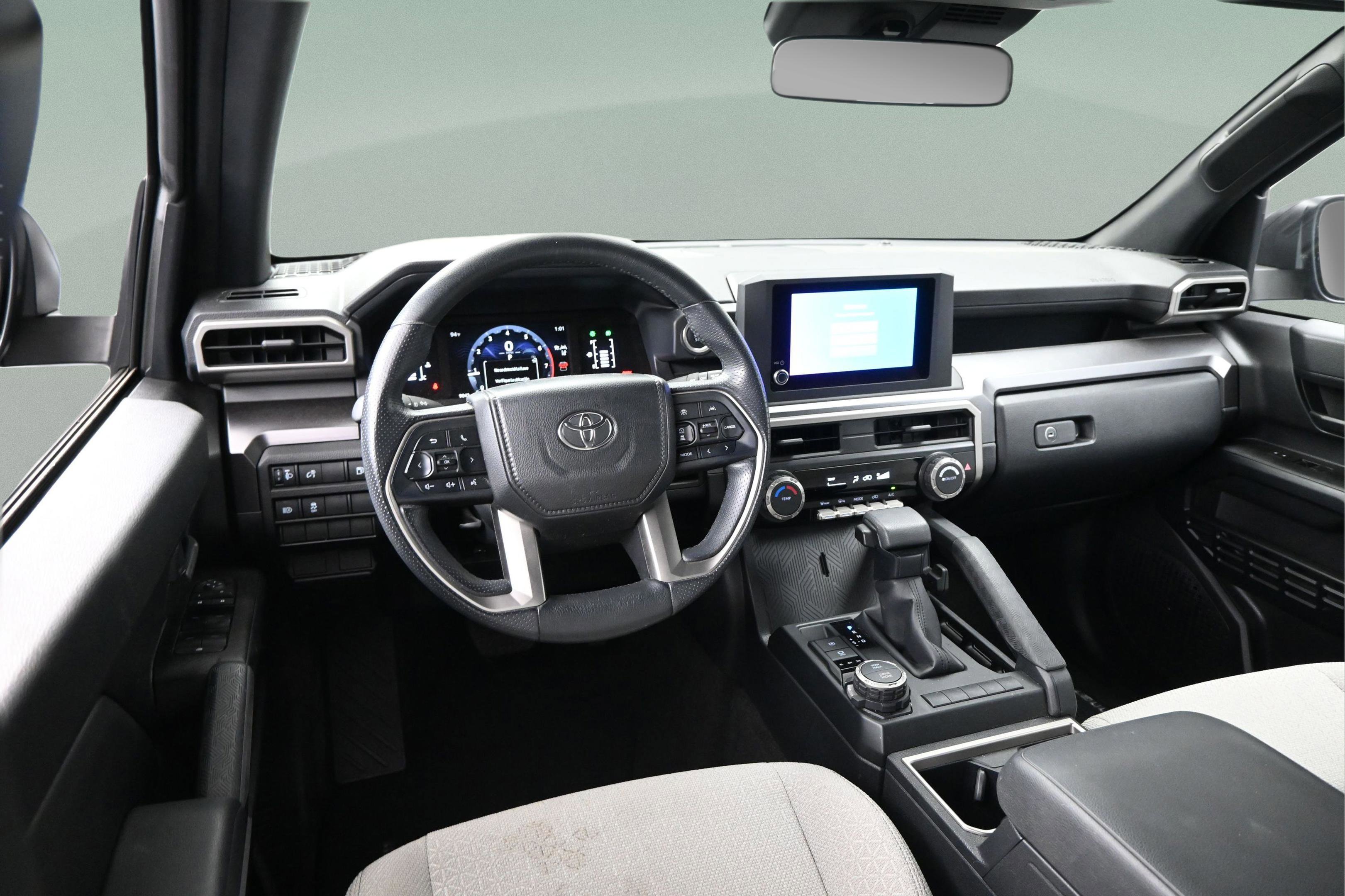 Used 2025 Toyota 4Runner SR5 AWD/4WD image 34