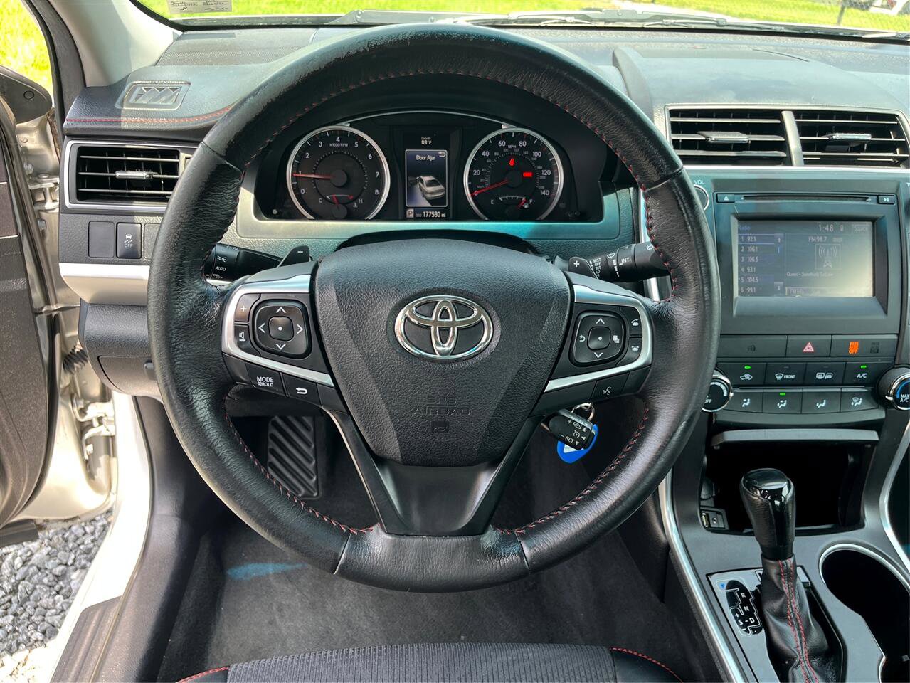 Used 2017 Toyota Camry SE image 17