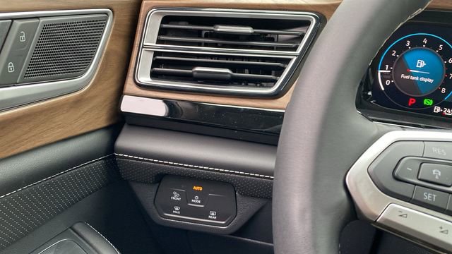 New 2026 Volkswagen Atlas SE image 16