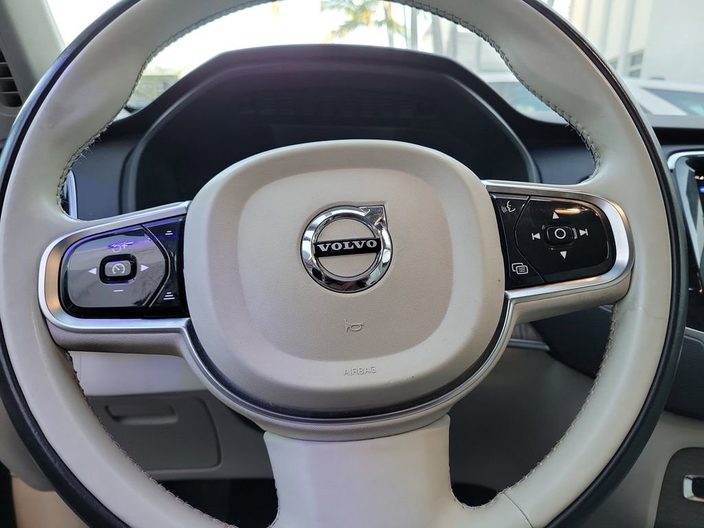 Used 2023 Volvo XC90 B6 Plus image 9
