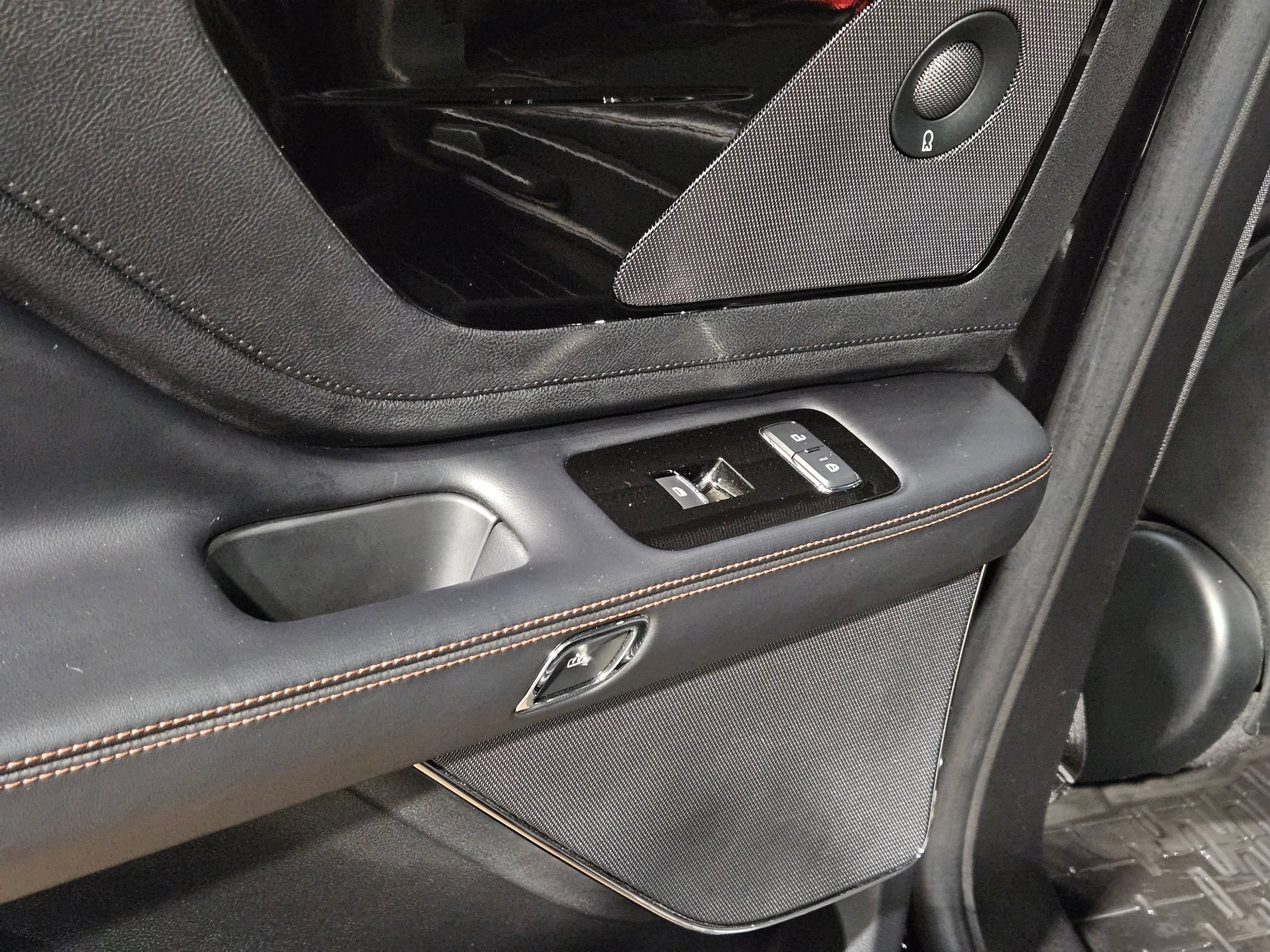 Used 2022 Lincoln Aviator Grand Touring w/ Elements Package Plus AWD/4WD image 36
