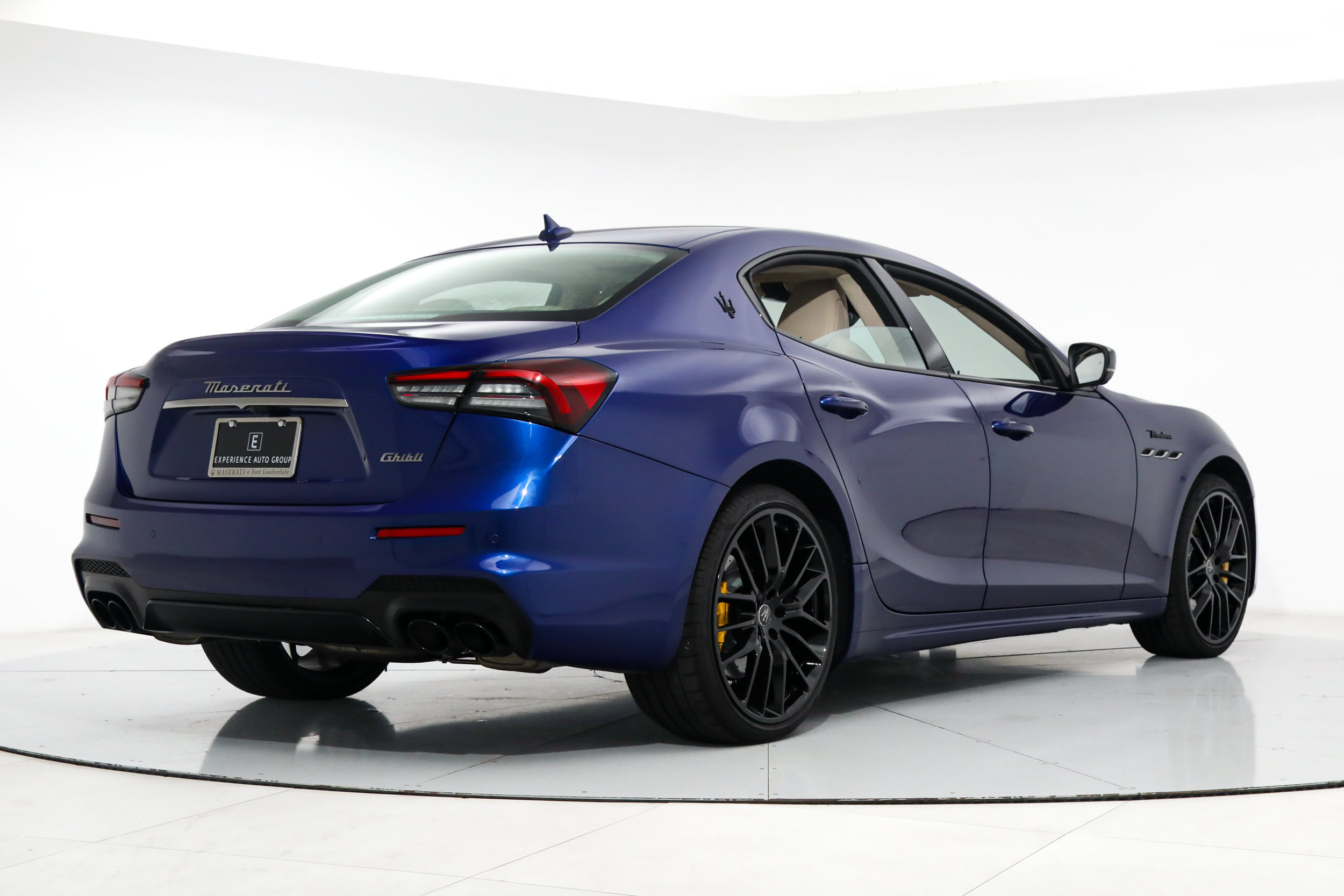 Certified 2023 Maserati Ghibli Modena RWD image 5