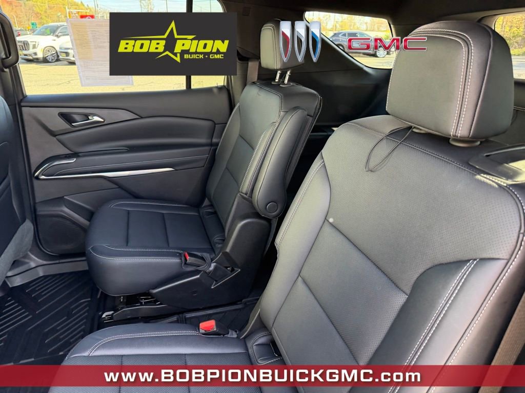 Used 2026 Chevrolet Traverse LT w/ Midnight/Sport Edition AWD/4WD image 7