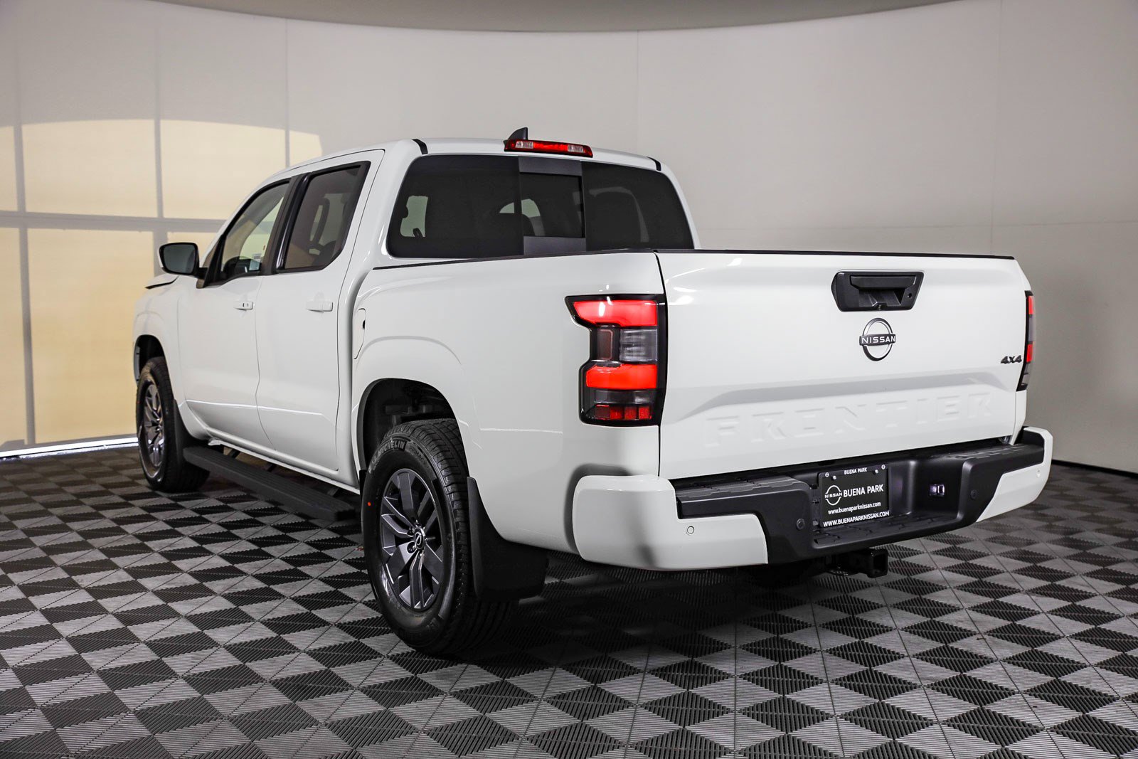 New 2025 Nissan Frontier SV w/ SV Convenience Package image 13