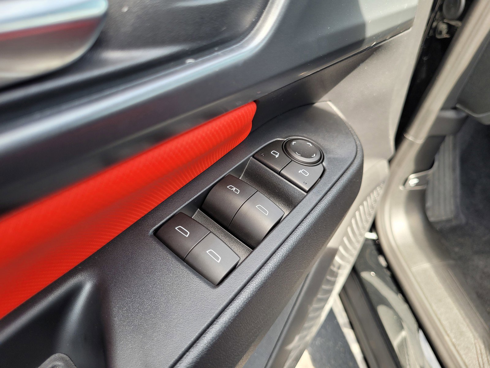 Used 2026 Chevrolet Equinox EV RS FWD image 26