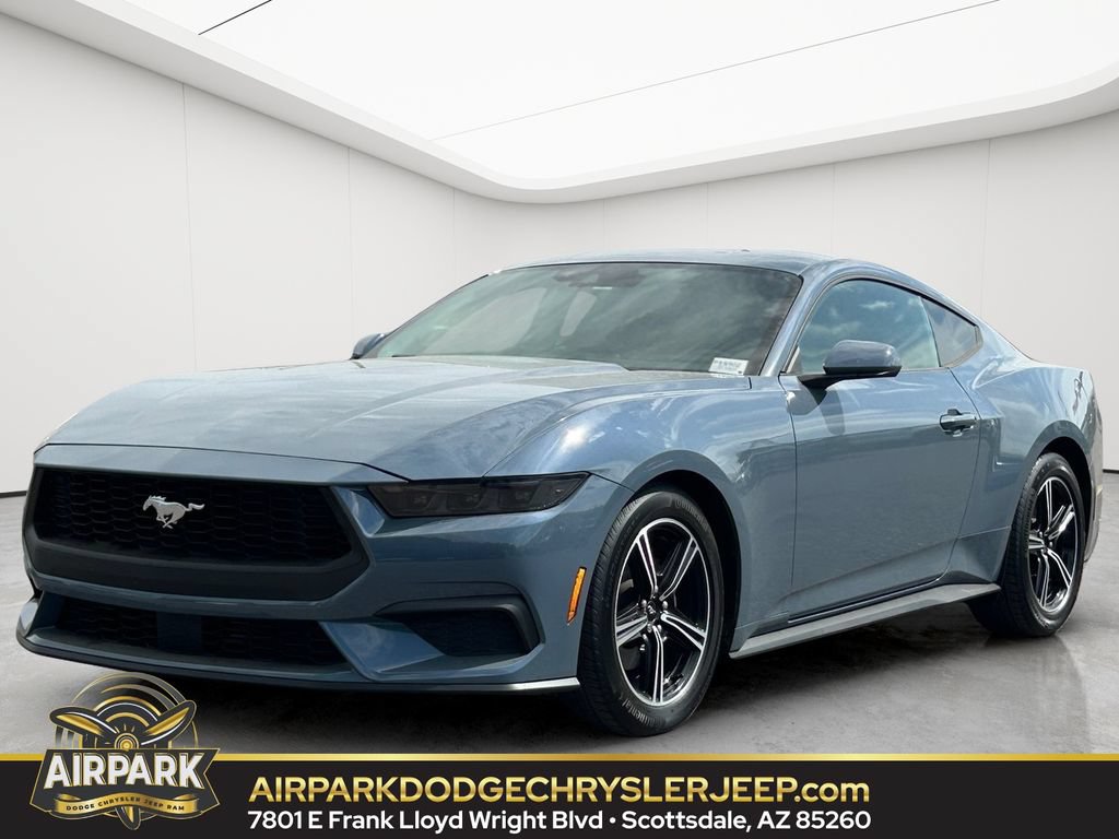 Used 2025 Ford Mustang Coupe RWD image 1