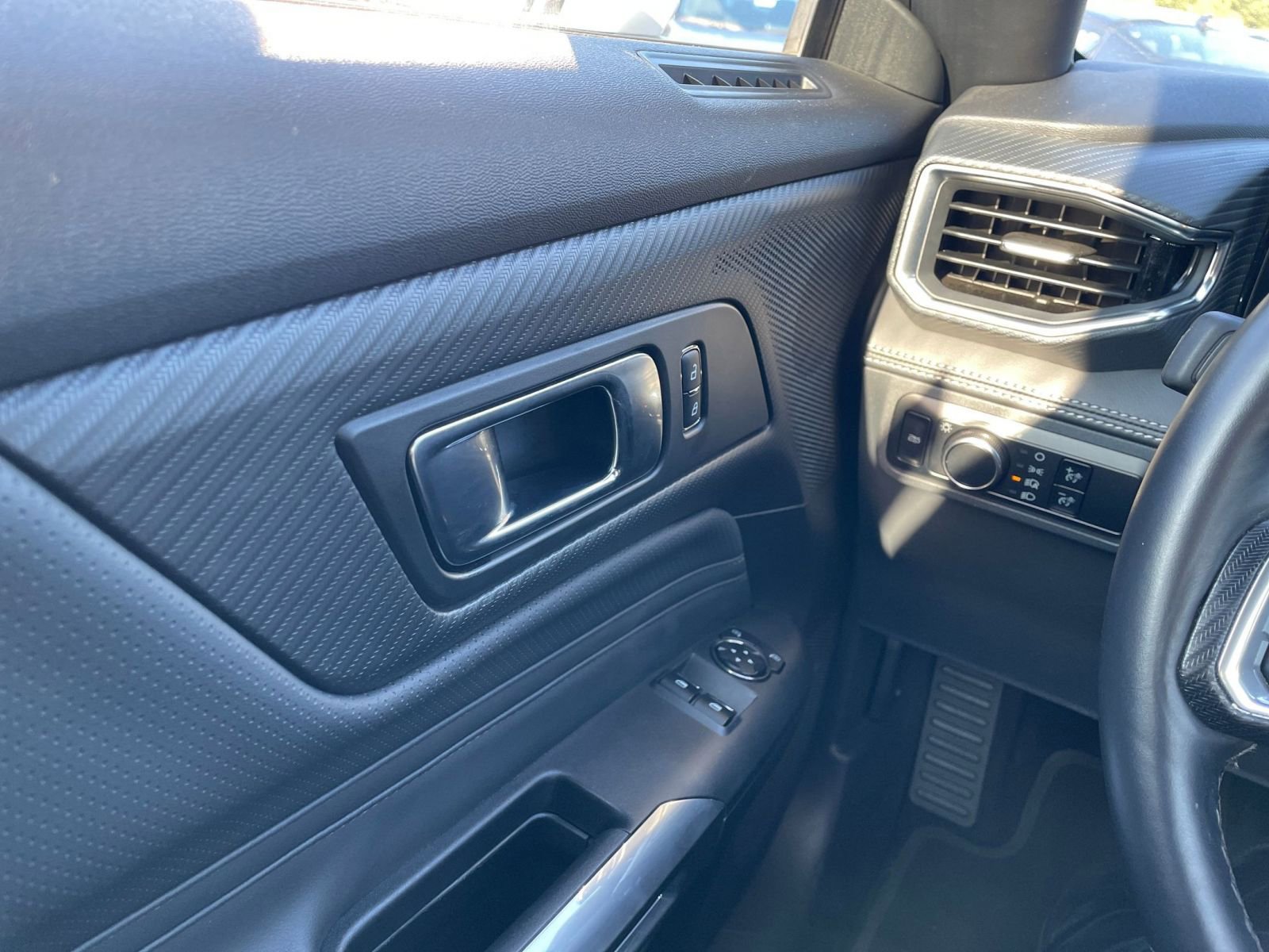 Used 2024 Ford Mustang Premium image 17