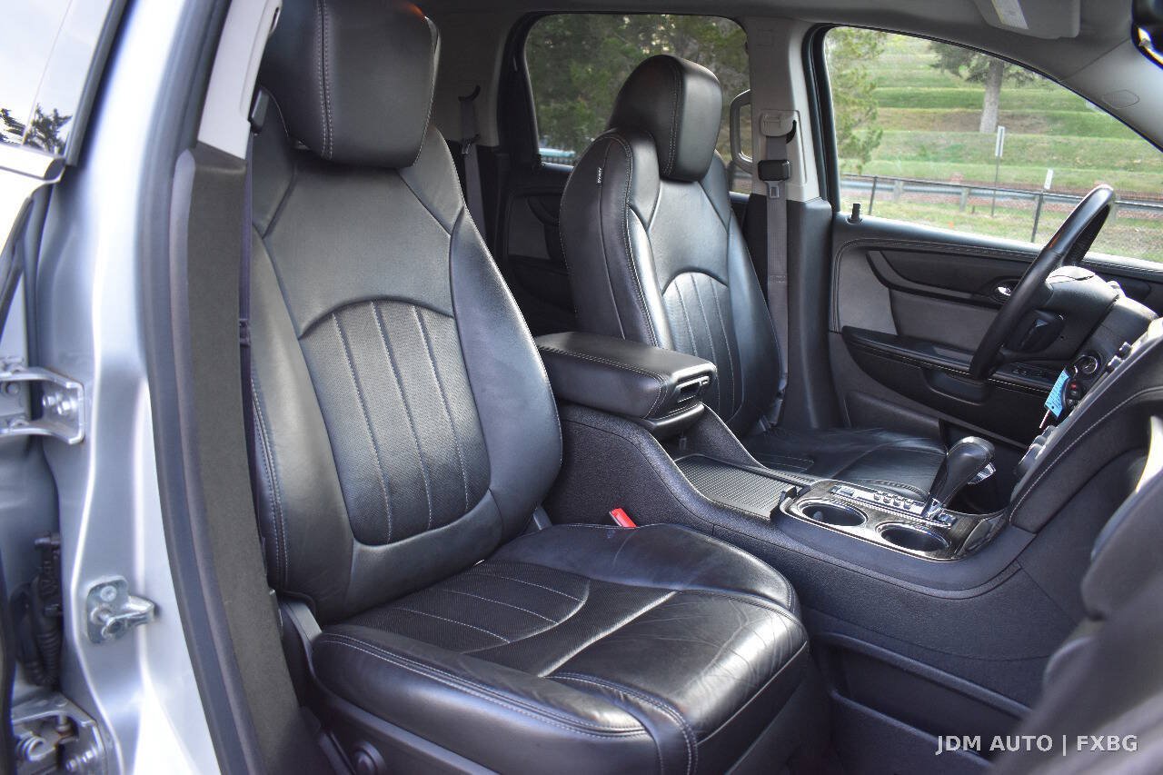 Used 2015 GMC Acadia SLT w/ Technology Package AWD/4WD image 13