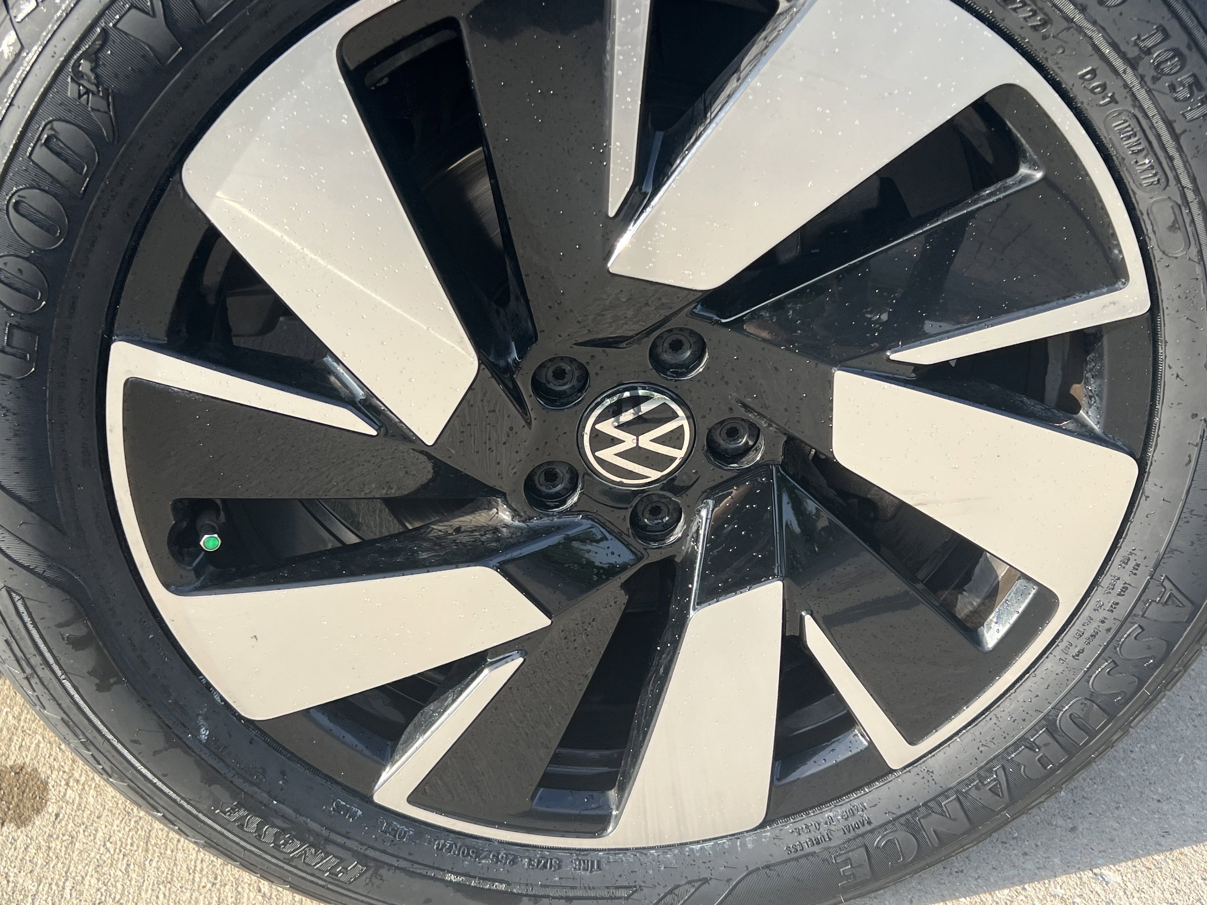 Used 2019 Volkswagen Atlas SE w/ Panoramic Sunroof Package FWD image 12