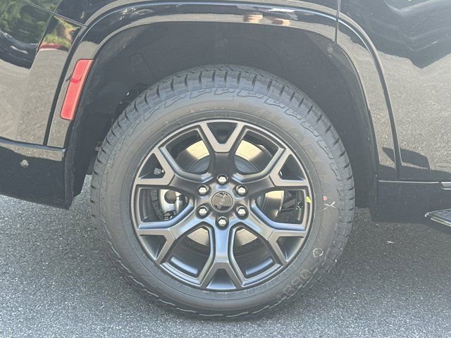 New 2026 Jeep Grand Wagoneer 4WD image 19