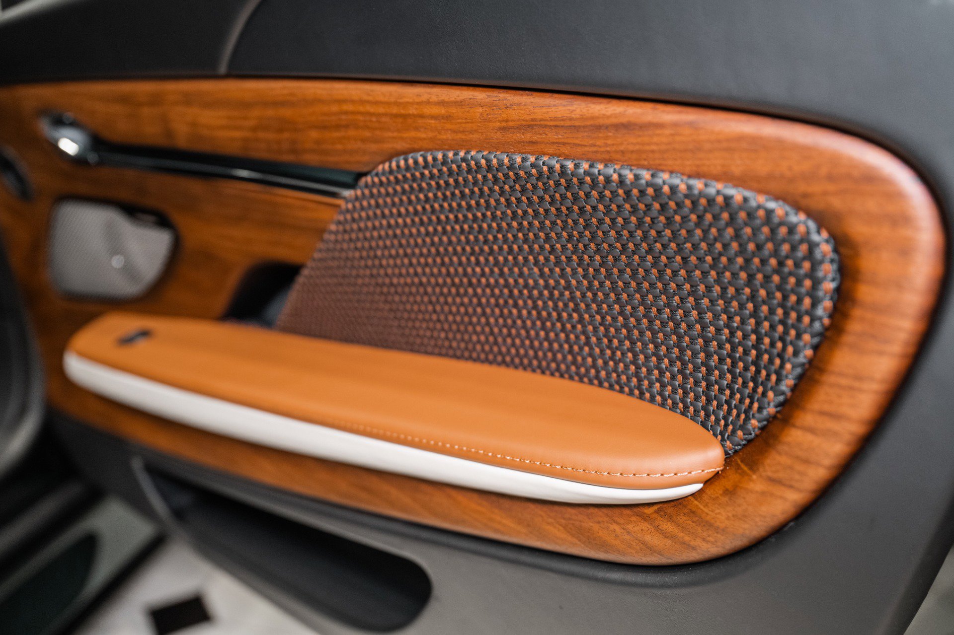 New 2026 Aston Martin DB12 Convertible image 38