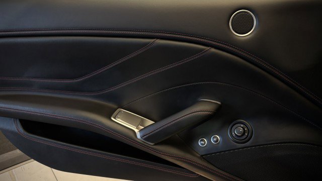 Used 2017 Ferrari California T RWD image 20