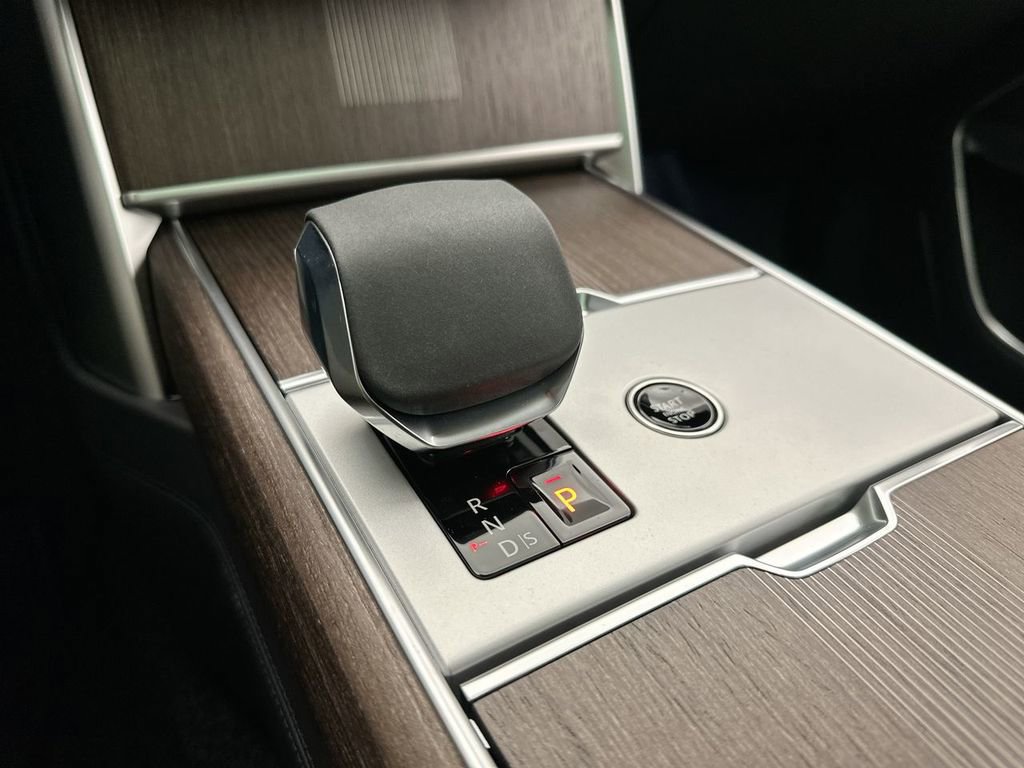 New 2026 Land Rover Range Rover Long Wheelbase Autobiography image 20