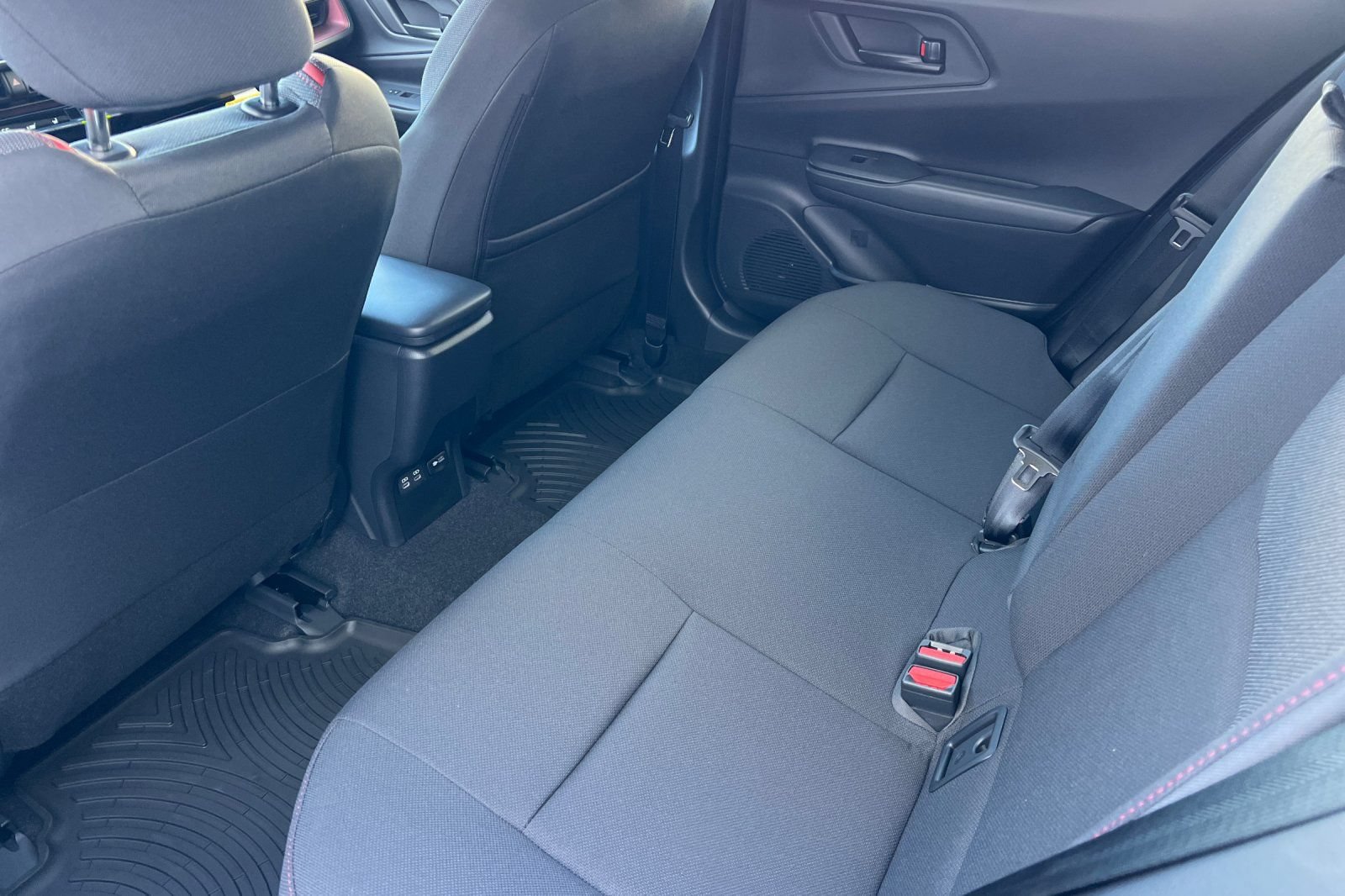 New 2026 Toyota Prius Plug-In Hybrid FWD image 9