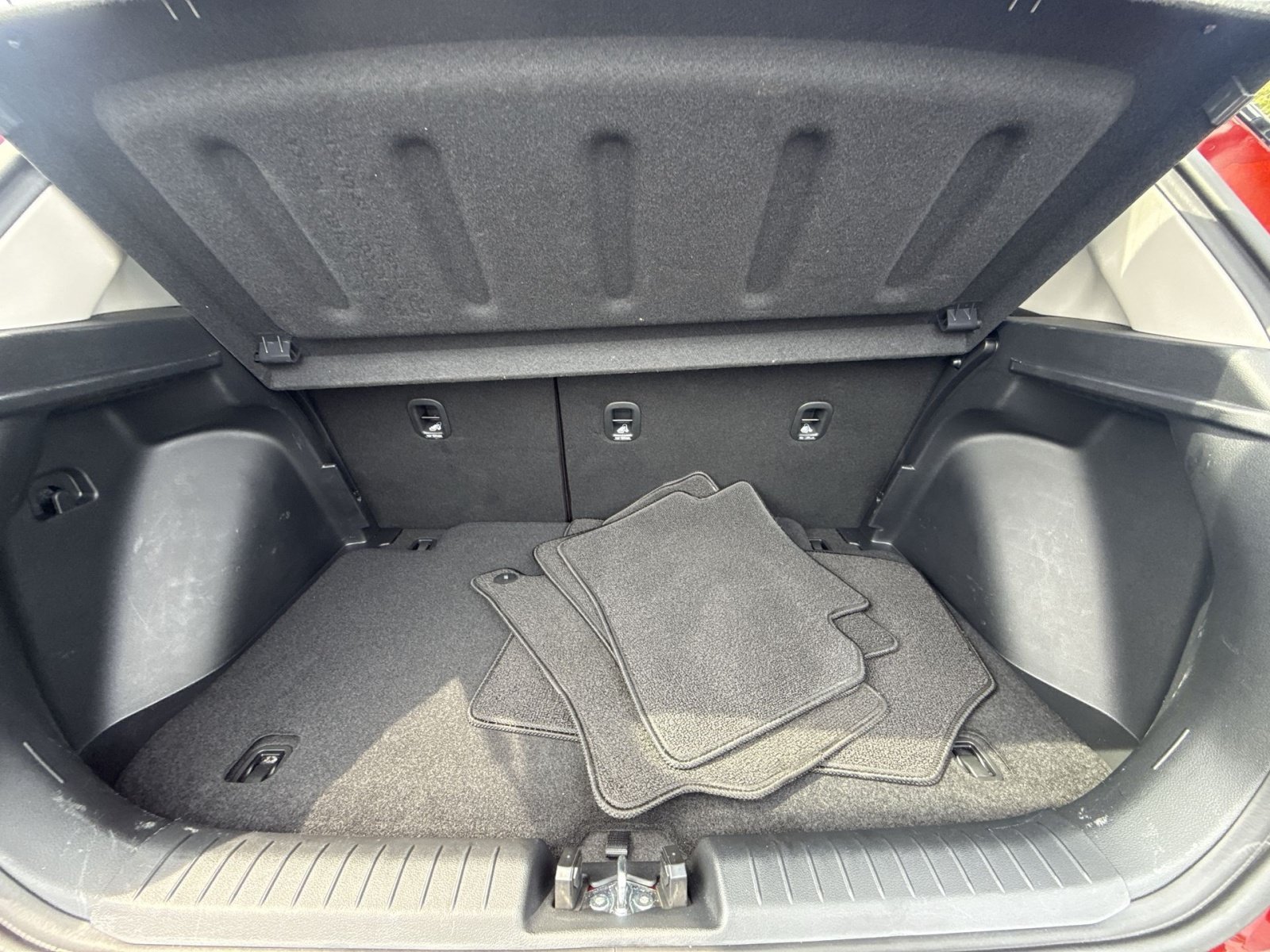 Certified 2024 Hyundai Venue SEL FWD image 26