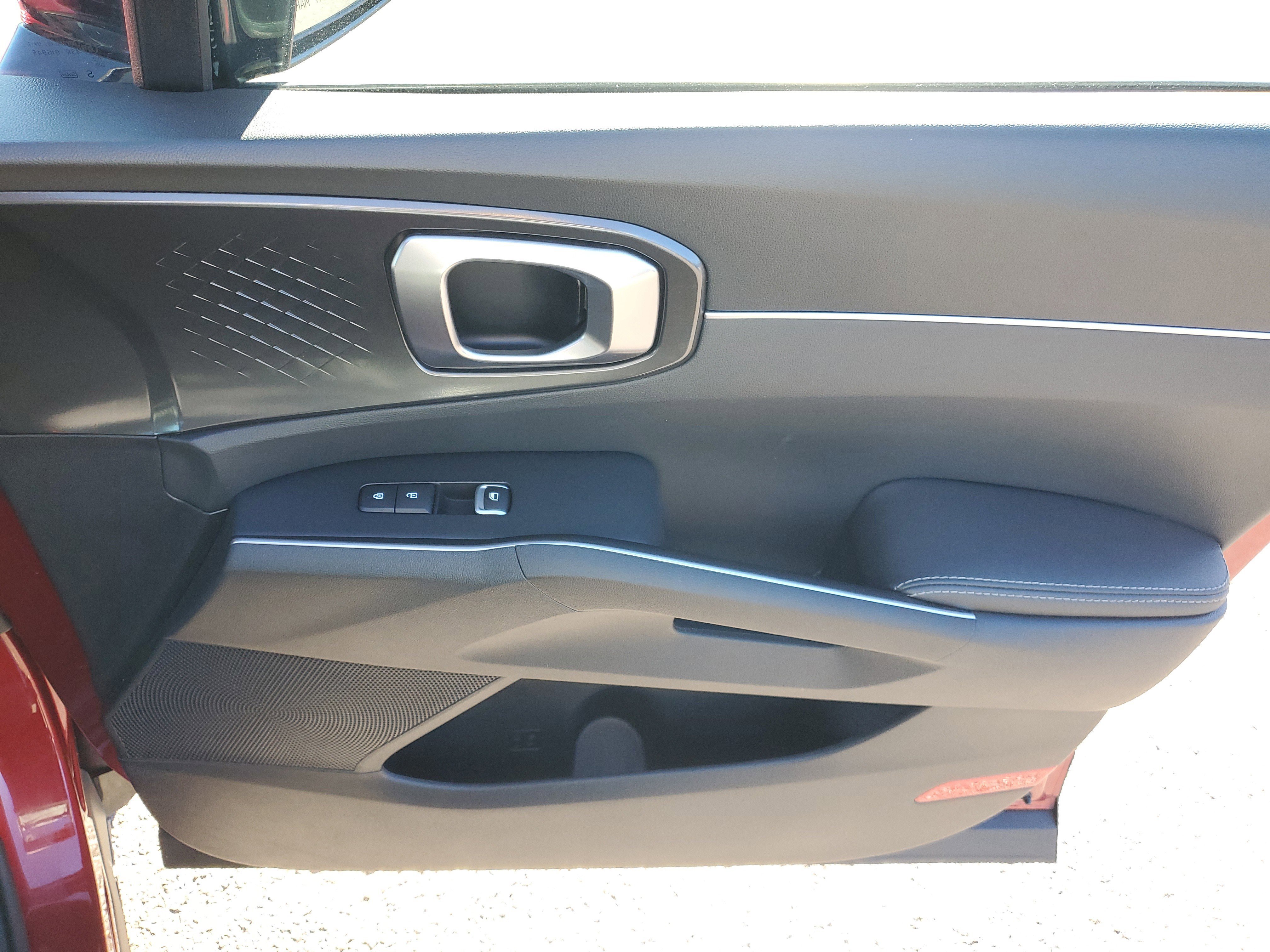 Certified 2023 Kia Sorento S w/ Panoramic Sunroof Package image 10