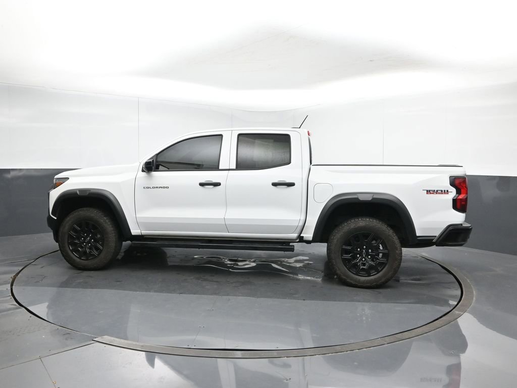 Used 2024 Chevrolet Colorado Trail Boss w/ Technology Package image 3