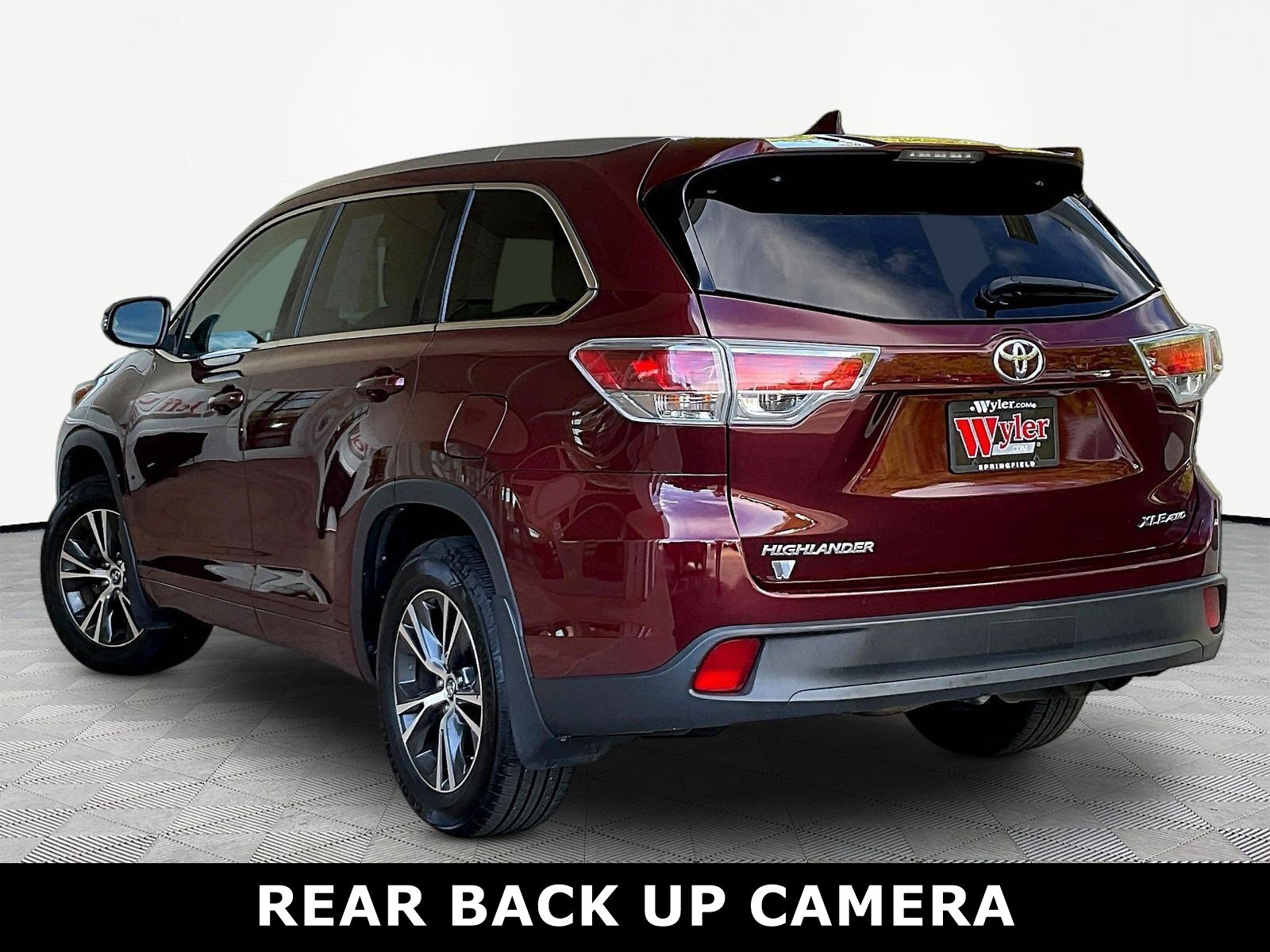 Used 2016 Toyota Highlander XLE AWD/4WD image 4