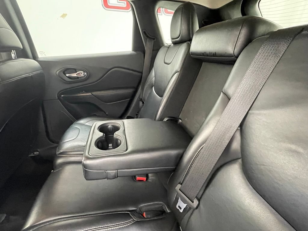 Used 2017 Jeep Cherokee Limited AWD/4WD image 11