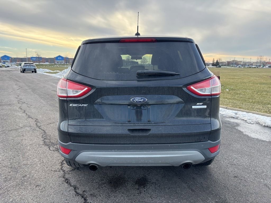 Used 2016 Ford Escape SE w/ SE Cold Weather Package image 10