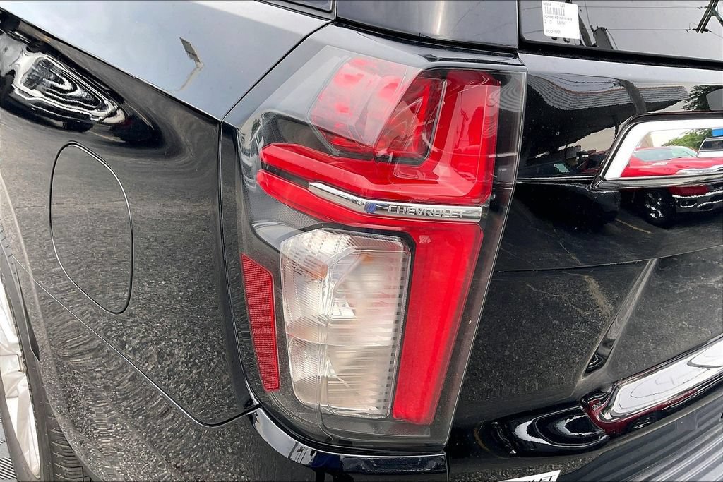 Used 2022 Chevrolet Suburban Premier AWD/4WD image 26