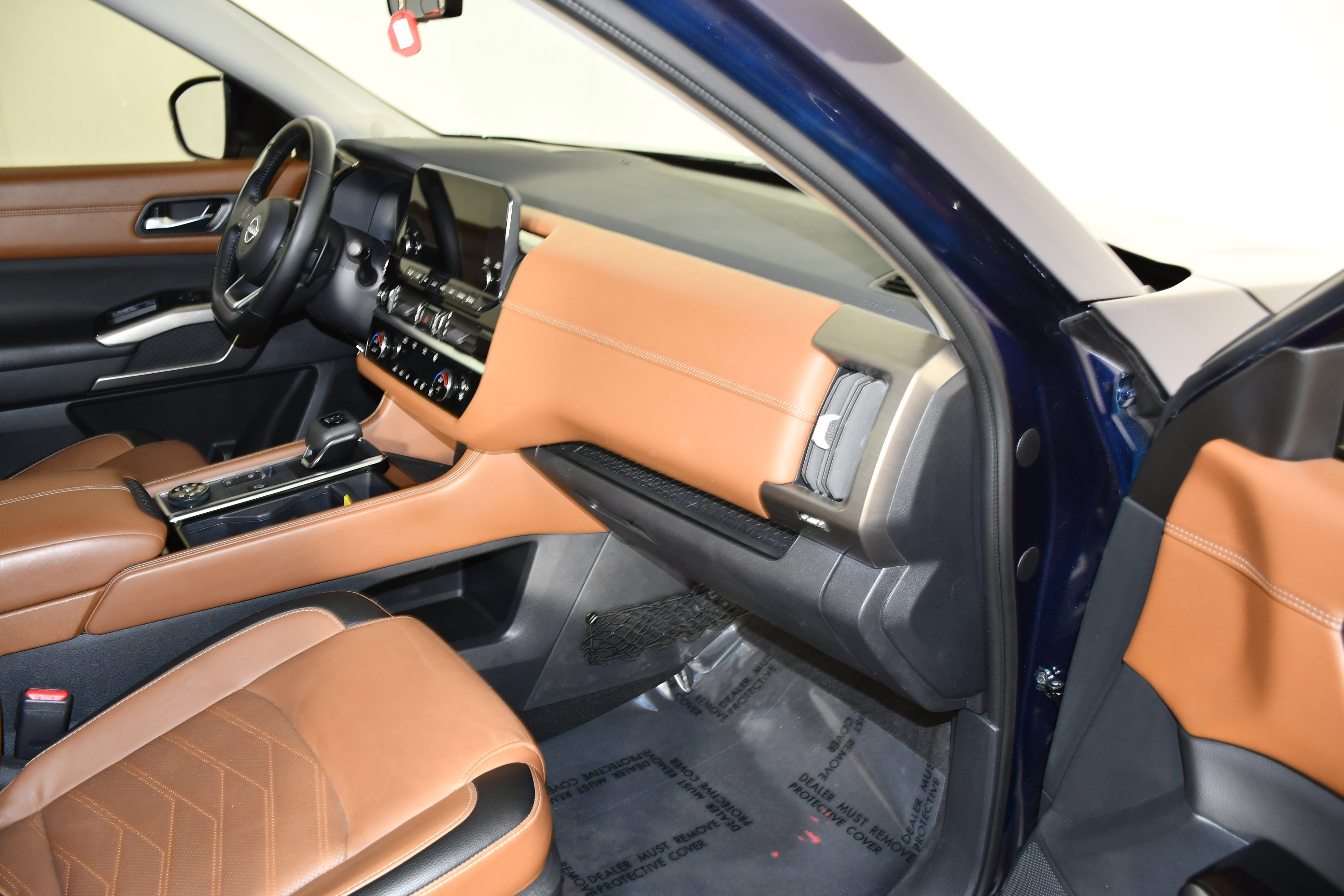 Used 2023 Nissan Pathfinder Platinum image 44