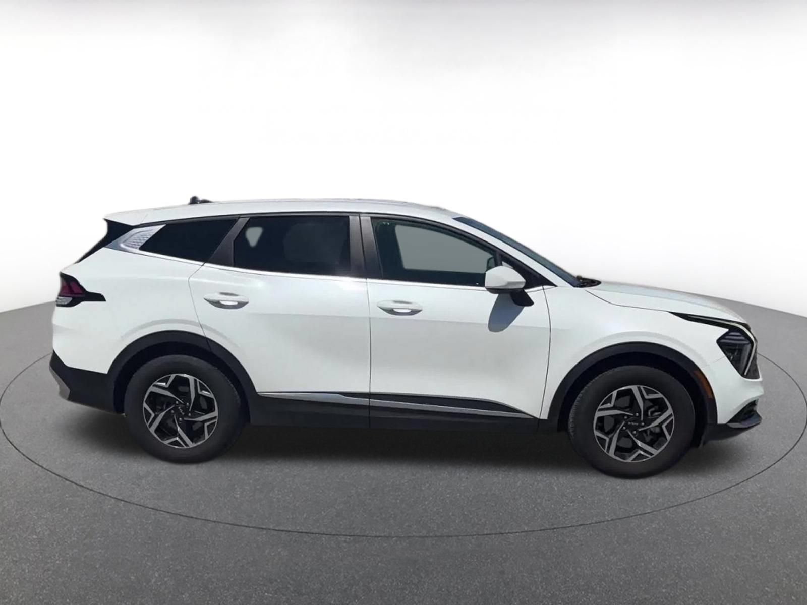 Used 2024 Kia Sportage LX FWD image 16