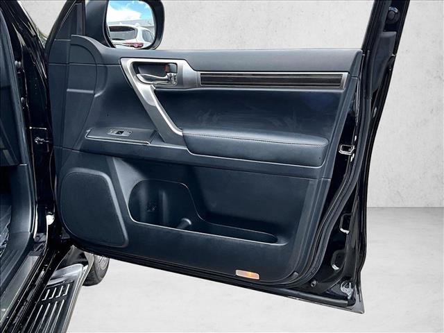 Used 2023 Lexus GX 460 Premium w/ Accessory Package AWD/4WD image 19