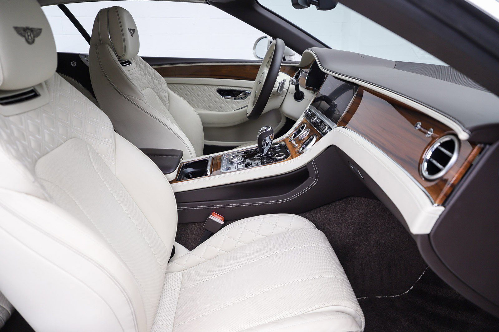 Used 2022 Bentley Continental GT AWD/4WD image 32