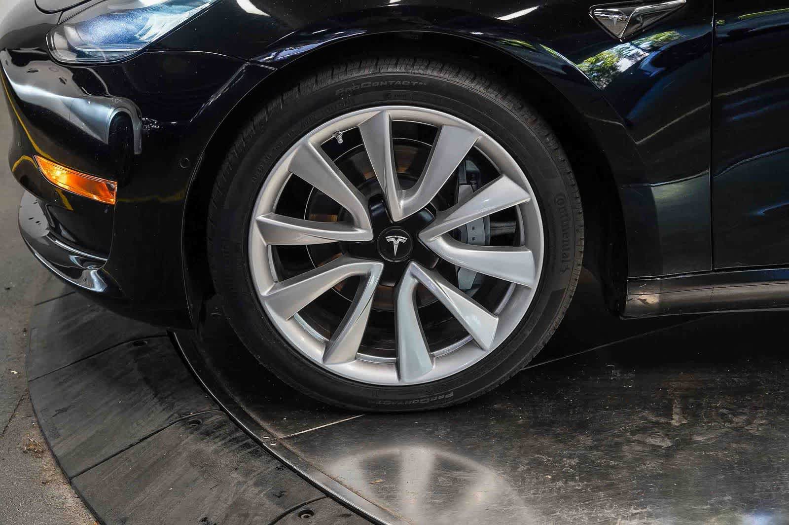 Used 2018 Tesla Model 3 Long Range AWD/4WD image 9