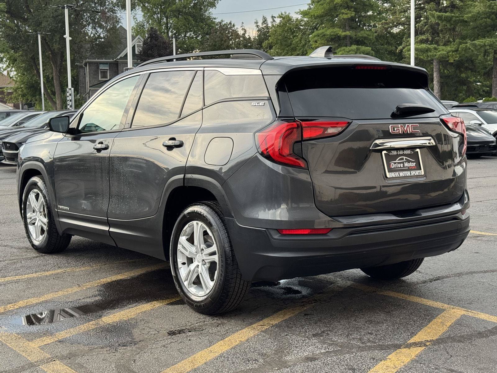 Used 2019 GMC Terrain SLE w/ Driver Convenience Package FWD image 8