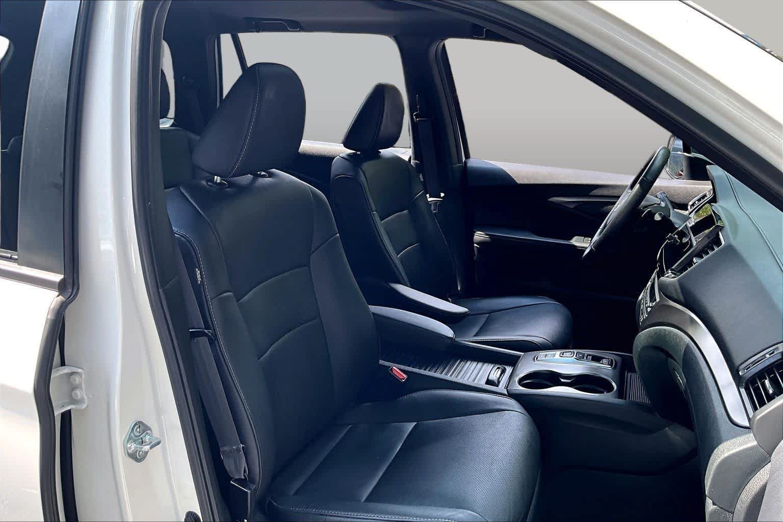 Used 2023 Honda Passport EX-L image 9