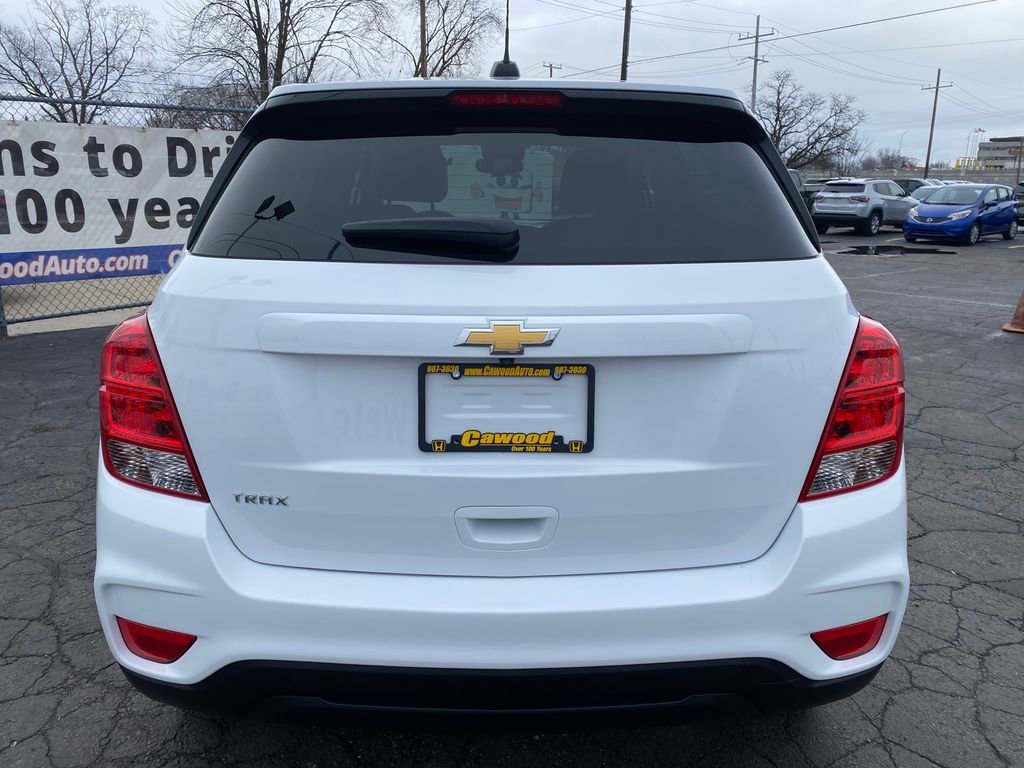 Used 2020 Chevrolet Trax LS w/ Tint and Cruise Package FWD image 3