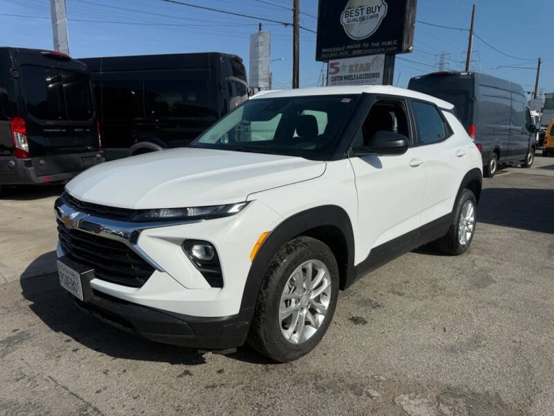 Used 2025 Chevrolet TrailBlazer LS FWD image 3