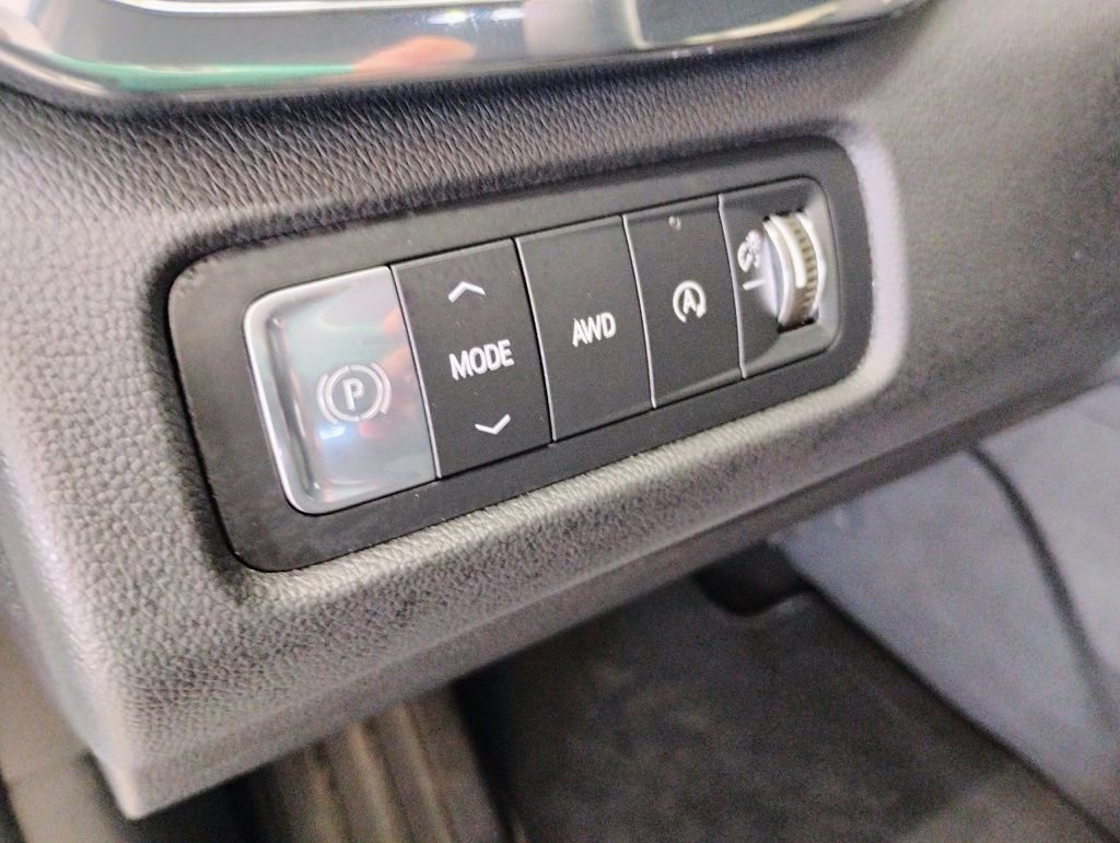 New 2026 GMC Acadia Elevation image 18