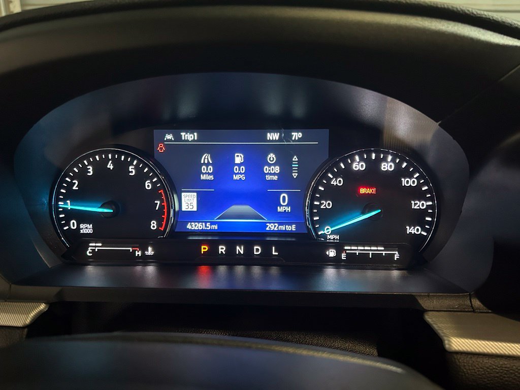 Used 2022 Ford Explorer XLT w/ XLT Sport Appearance Package AWD/4WD image 19