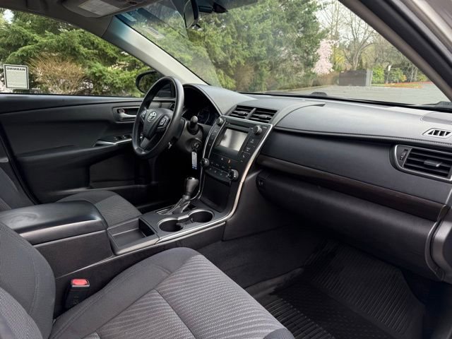 Used 2017 Toyota Camry LE image 9