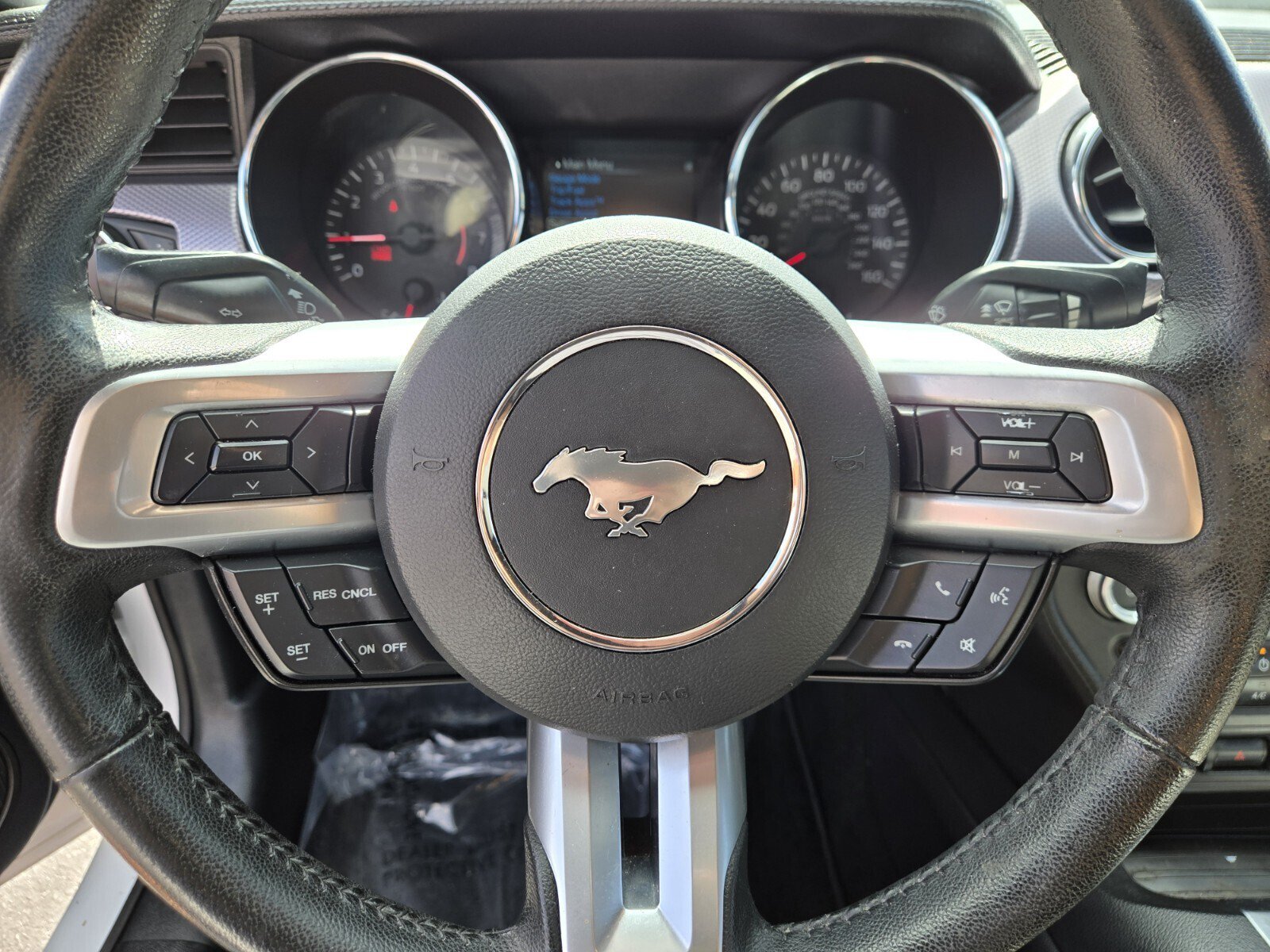 Used 2015 Ford Mustang Coupe RWD image 16
