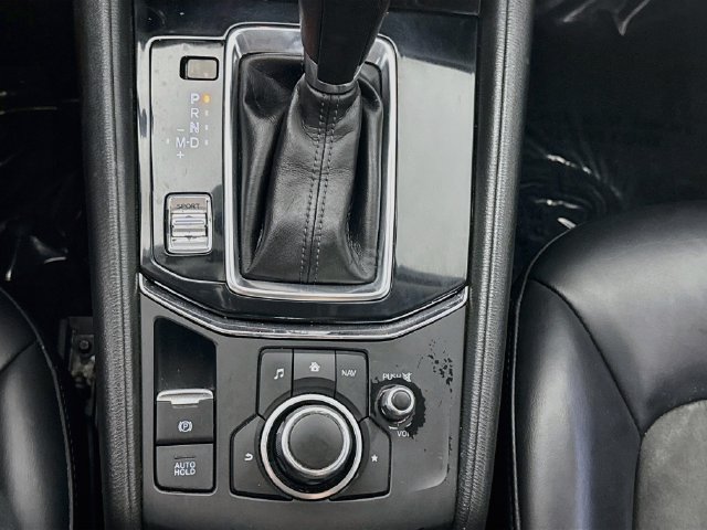 Used 2018 MAZDA CX-5 Touring w/ Preferred Equipment Package FWD image 19