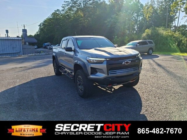 Used 2024 Chevrolet Colorado ZR2 AWD/4WD image 3