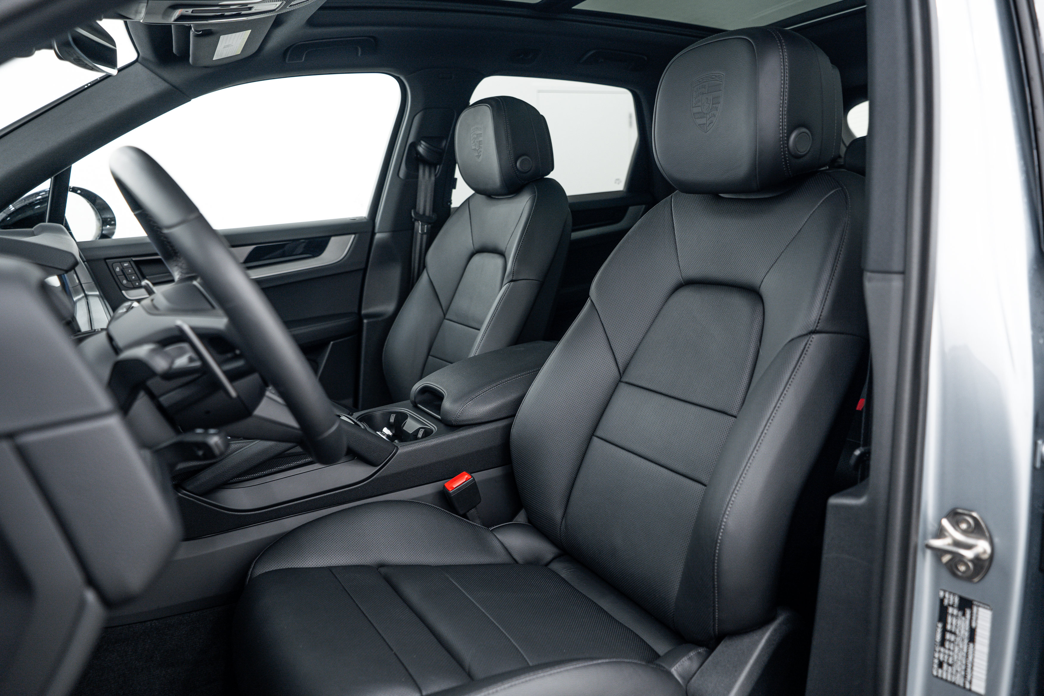 Certified 2026 Porsche Cayenne AWD/4WD image 19