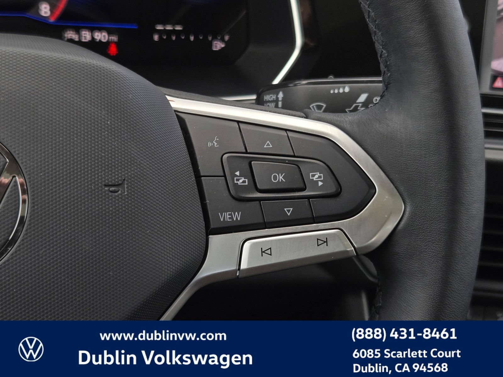 Certified 2023 Volkswagen Jetta SE w/ Panoramic Sunroof Package FWD image 21