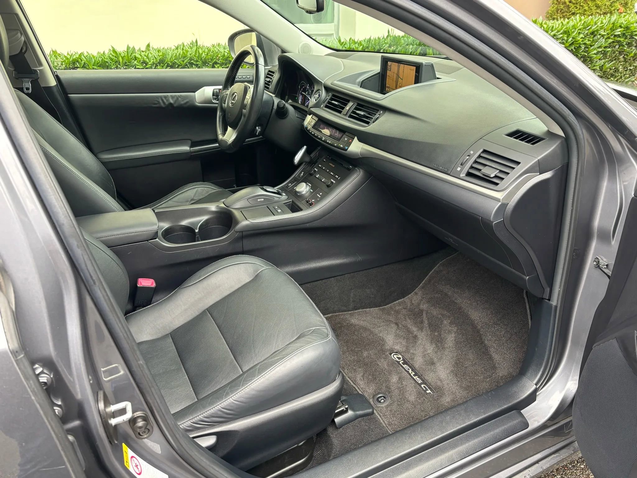 Used 2012 Lexus CT 200h Premium w/ Leather Pkg image 19