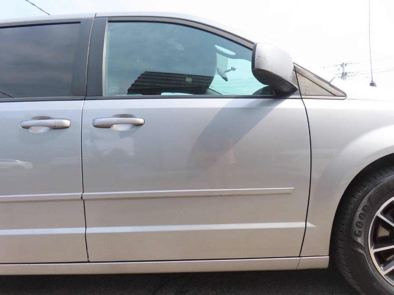 Used 2016 Dodge Grand Caravan R/T FWD image 22
