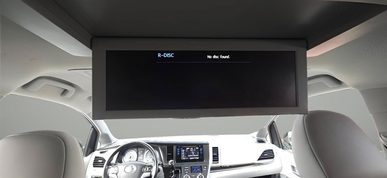 Used 2017 Toyota Sienna XLE Premium w/ Outdoor Package AWD/4WD image 23