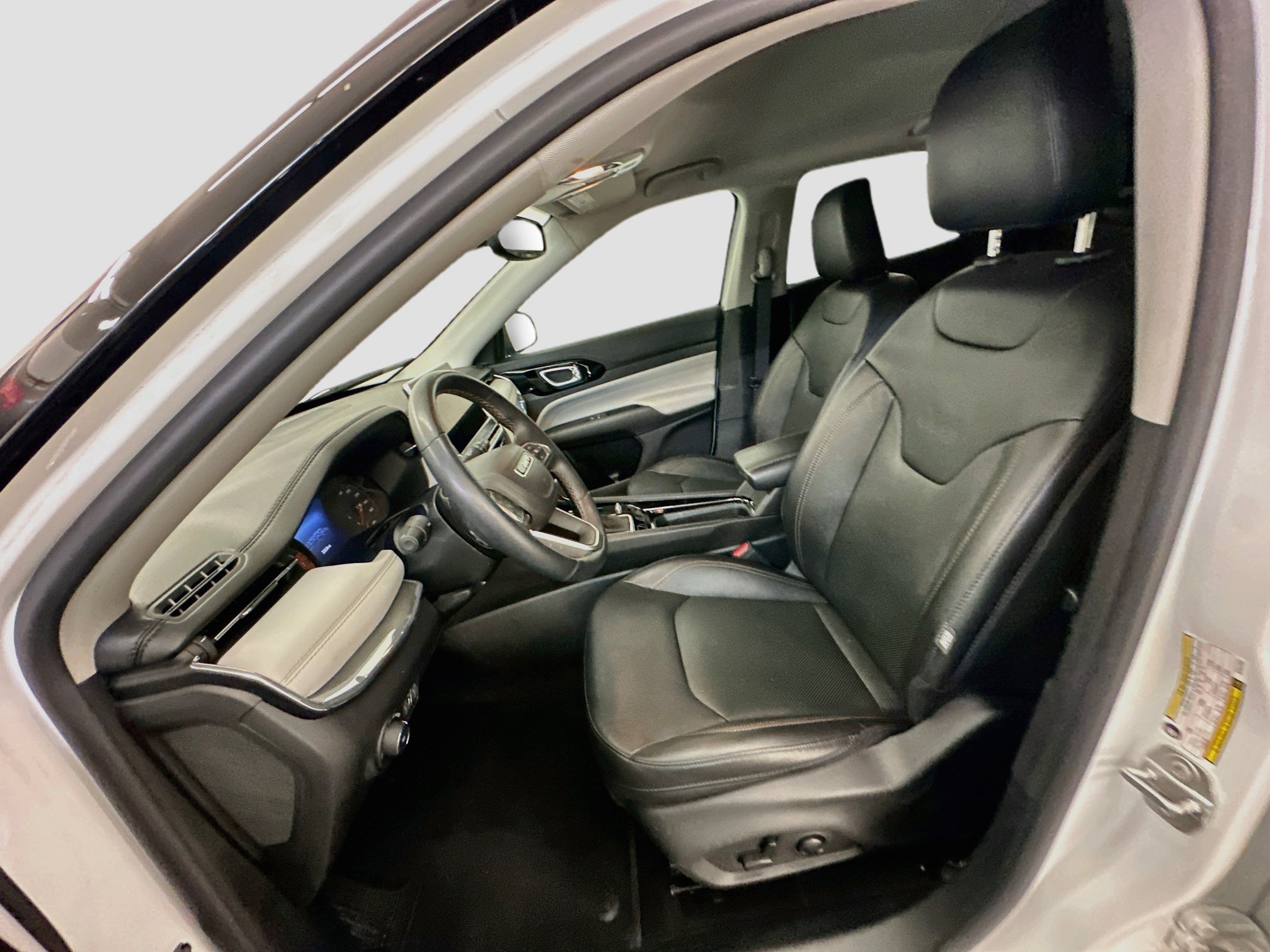 Used 2022 Jeep Compass Limited AWD/4WD image 13