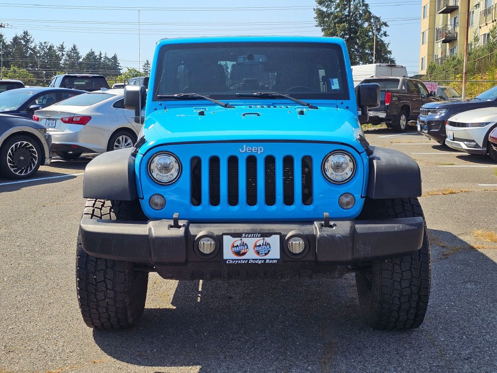 Used 2017 Jeep Wrangler Unlimited Rubicon w/ Connectivity Group AWD/4WD image 3
