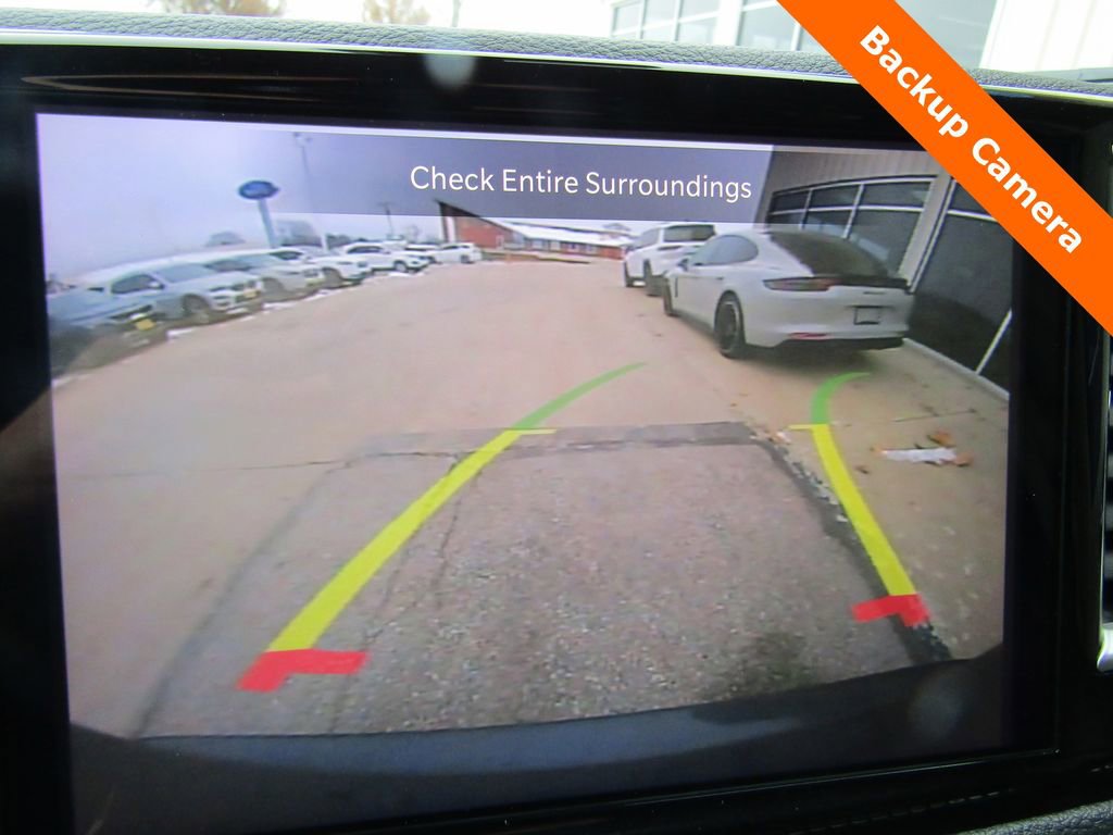 Used 2023 Chrysler Pacifica Touring-L image 16