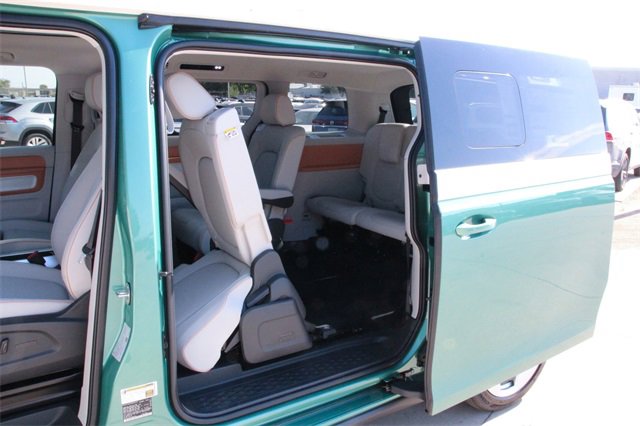 New 2025 Volkswagen ID. Buzz Pro S Plus image 19